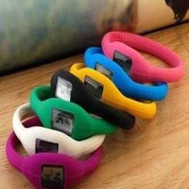 स्वस्थ सिलिकॉन Wristband घड़ी, निविड़ अंधकार महिला फैशन खेल कलाई घड़ी