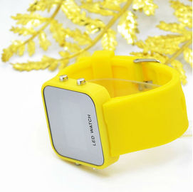 महिलाओं के लिए / बच्चे / औरत रंगीन सिलिकॉन Wristband देखो डिजिटल घड़ी