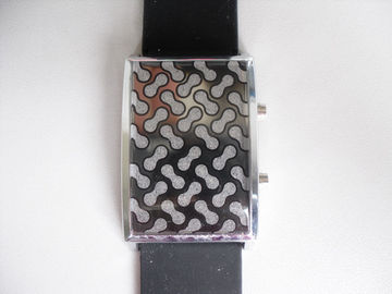 शीतल अनुकूलित एलईडी सिलिकॉन Wristband घड़ी निविड़ अंधकार विरोधी गंदा