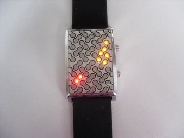 शीतल अनुकूलित एलईडी सिलिकॉन Wristband घड़ी निविड़ अंधकार विरोधी गंदा