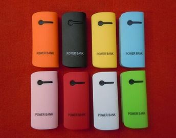 गैलेक्सी एस 4 मिनी / iPhone / iPad यूनिवर्सल पोर्टेबल पावर बैंक 5200mAh