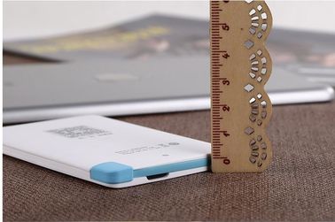 पोर्टेबल स्लिम ली-आयन पावर बैंक मोबाइल फोन / iPad, व्हाइट के लिए 4000mAh