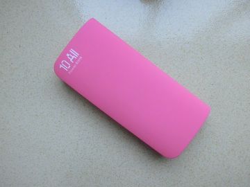 8800mAh तेजी से चार्ज वॉलेट ली आयन पावर बैंक एलईडी मशाल के साथ 5V