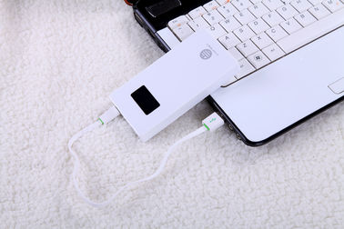 साथ एलसीडी डिस्प्ले 5V 2.1A आउटपुट डीसी मोबाइल उपकरणों के लिए 5000mAh पोर्टेबल पावर बैंक