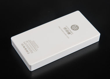स्मार्टफोन और टैबलेट के लिए व्हाइट यूनिवर्सल पोर्टेबल 5000mAh पावर बैंक