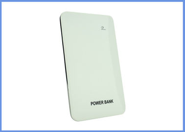 मोबाइल फोन शक्तिशाली लिथियम पॉलिमर बैटरी पावर बैंक 8000mAh के साथ स्पर्श कुंजी