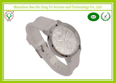 व्हाइट watchband 1 - 3 एटीएम सिलिकॉन का पट्टा घड़ियाँ देवियों लोगो Debossed के लिए