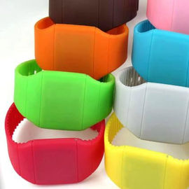 बच्चे उपहार टच स्क्रीन नेतृत्व में सिलिकॉन Wristband घड़ी, सिलिकॉन खेल देखो