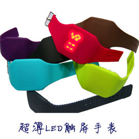 निविड़ अंधकार खेल सिलिकॉन Wristband घड़ी, टच स्क्रीन एलईडी घड़ी
